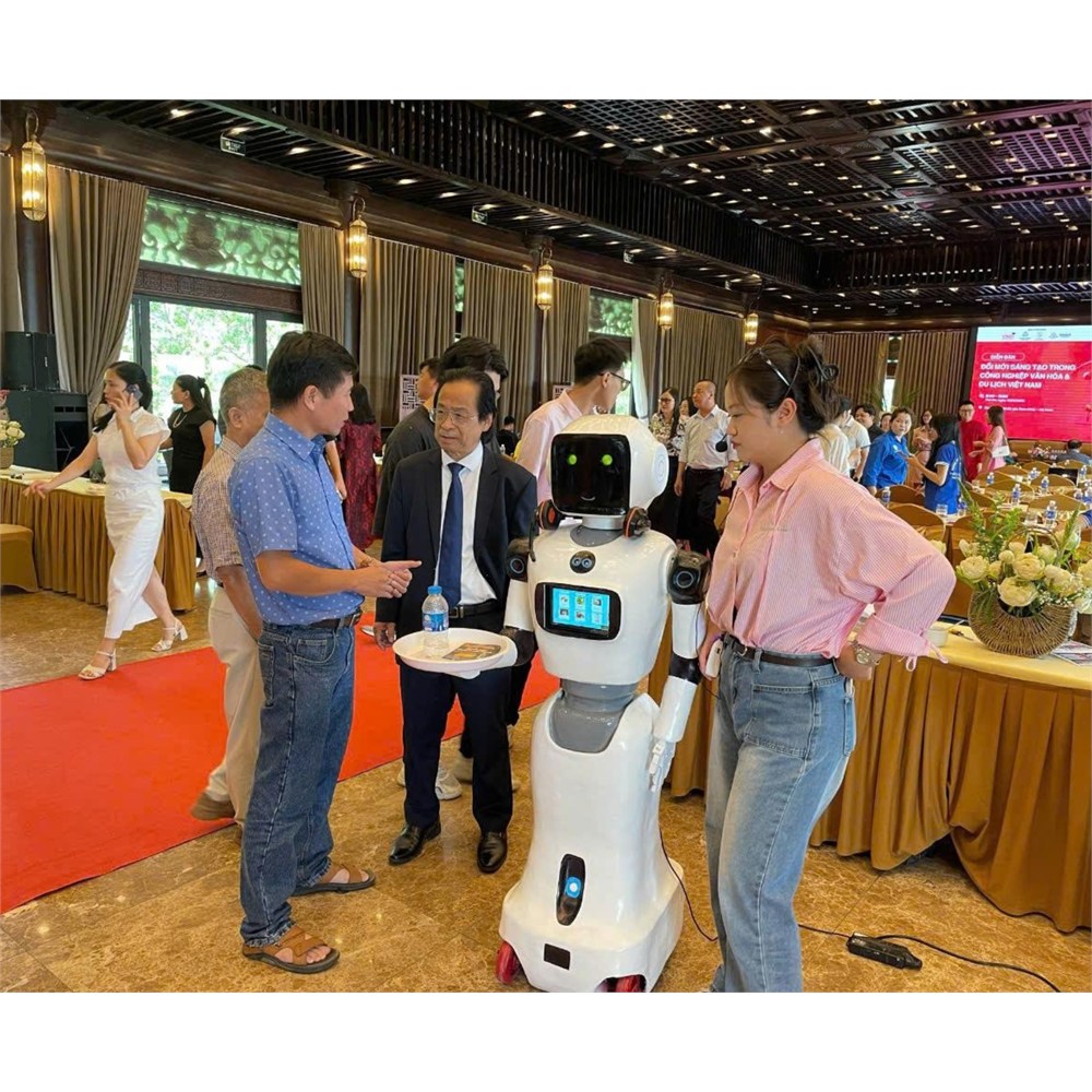 Robot phục vụ nhà hàng